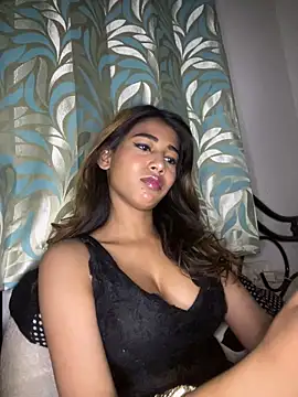 Snapshot of STRIP_GLOW chatting on 02-20-26, 09:26 STRIP GLOW online show from 02-20-26, 09:26