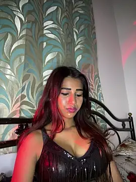 STRIP GLOW online show from 04-08-26, 09:26