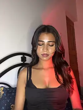 STRIP GLOW online show from 05-17-26, 06:48