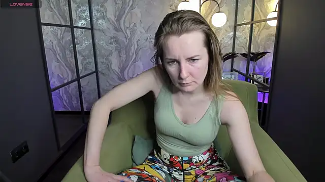 MeggySun online show from 02-10-26, 01:26