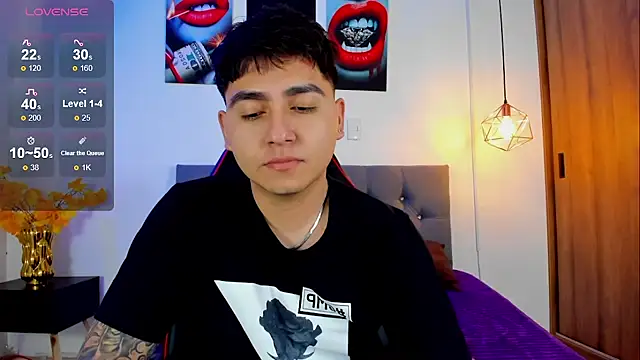 Nicolas James Sc online show from 10-21-25, 01:34