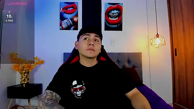 Nicolas James Sc online show from 10-27-25, 01:37