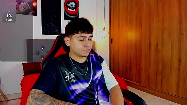 Nicolas James Sc online show from 12-19-25, 01:51