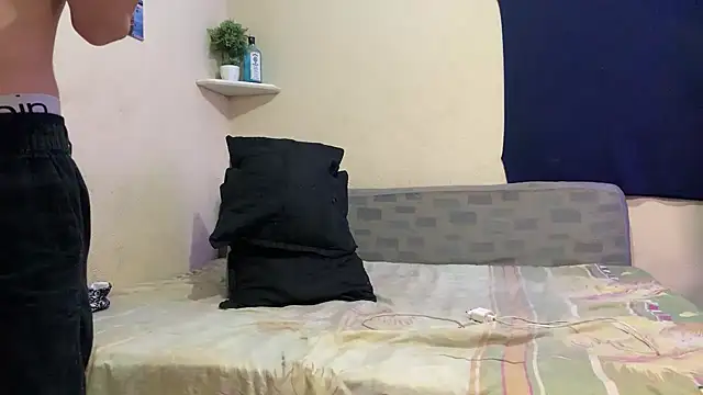 Claracacheadaa online show from 09-10-25, 02:39