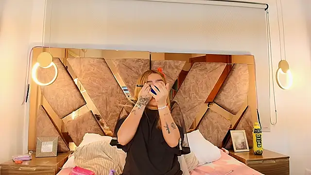 genessis  david online show from 09-29-25, 01:33