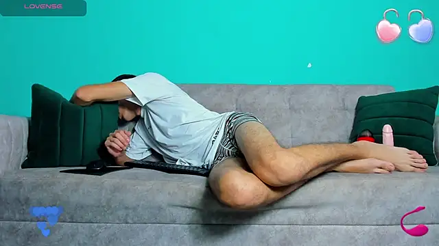 Maikol Ortiz online show from 11-13-25, 02:38