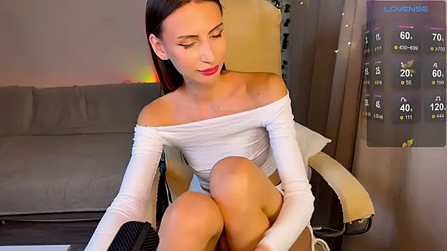 EmmyBell  online show from 09-25-25, 05:05