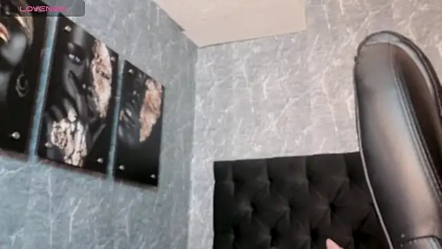 Snapshot of sophie__blare chatting on 06-04-26, 05:19 sophie blare online show from 06-04-26, 05:19