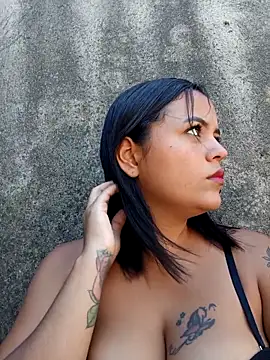 Snapshot of Naugthy-Mey chatting on 09-10-25, 02:06 Naugthy-Mey online show from 09-10-25, 02:06