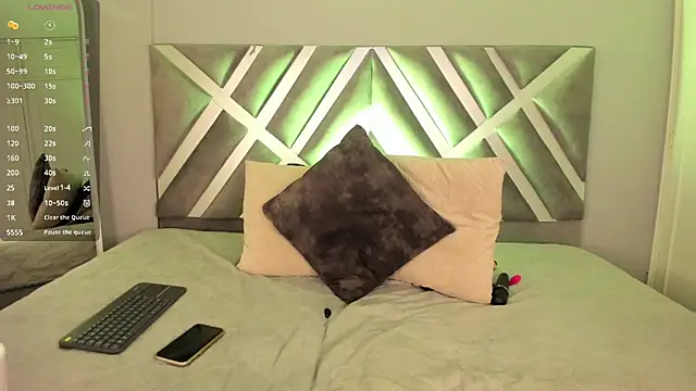 Snapshot of kaylii_purple chatting on 11-07-25, 04:34 kaylii purple online show from 11-07-25, 04:34