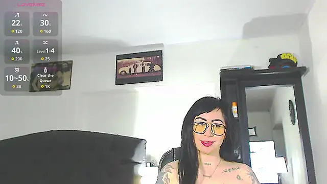 Vicky hotmilf online show from 12-16-25, 11:15