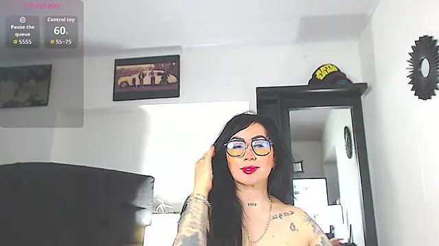 Vicky hotmilf online show from 02-04-26, 11:05