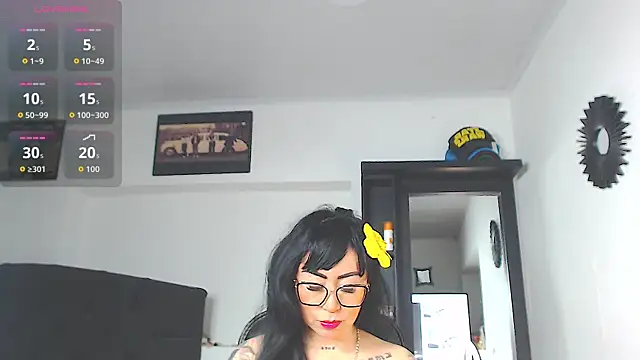 Snapshot of Vicky_hotmilf chatting on 03-31-26, 11:10 Vicky hotmilf online show from 03-31-26, 11:10