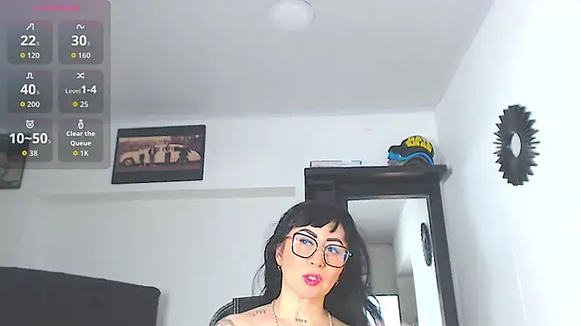 Snapshot of Vicky_hotmilf chatting on 04-30-26, 08:20 Vicky hotmilf online show from 04-30-26, 08:20