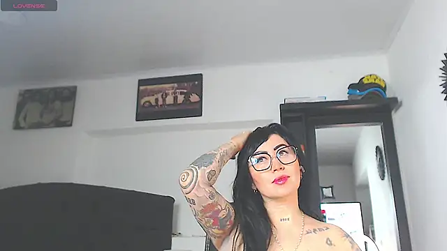 Snapshot of Vicky_hotmilf chatting on 05-01-26, 08:08 Vicky hotmilf online show from 05-01-26, 08:08