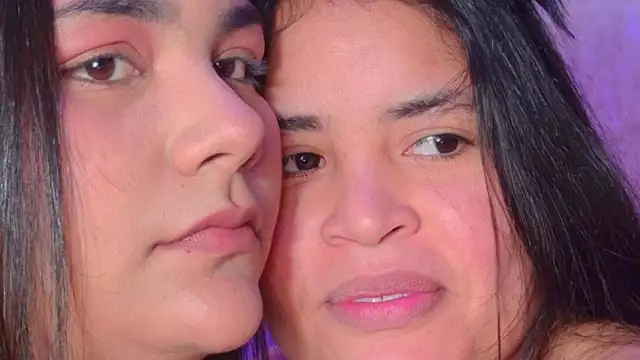 Mia and lexy online show from 05-03-26, 02:28