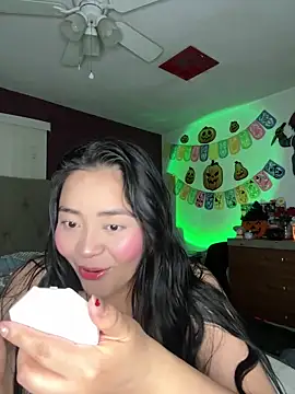 MyHoneyFrida online show from 10-20-25, 03:40