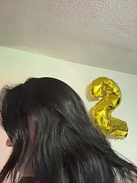 MyHoneyFrida online show from 11-27-25, 04:03