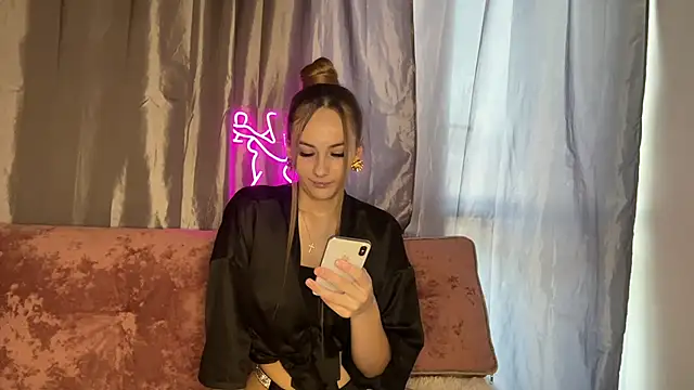 Hailey  juice online show from 09-17-25, 11:56