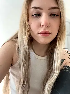 Snapshot of elliss_ chatting on 09-30-25, 07:13 elliss online show from 09-30-25, 07:13