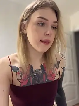 Snapshot of elliss_ chatting on 10-09-25, 08:01 elliss online show from 10-09-25, 08:01