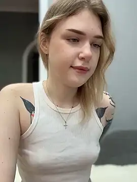 Snapshot of elliss_ chatting on 10-11-25, 07:40 elliss online show from 10-11-25, 07:40