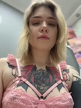 Snapshot of elliss_ chatting on 11-12-25, 02:50 elliss online show from 11-12-25, 02:50