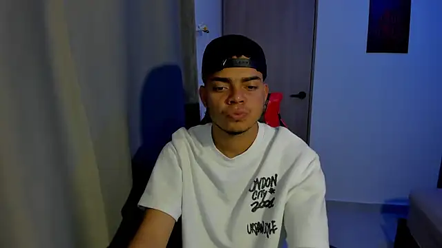 Axel-Latin-Boy online show from 09-16-25, 02:23