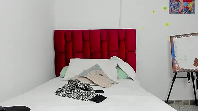 Snapshot of berenicelV chatting on 10-23-25, 01:38 berenicelV online show from 10-23-25, 01:38