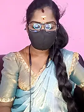 Snapshot of tamilammukuttyy chatting on 09-09-25, 05:07 tamilammukuttyy online show from 09-09-25, 05:07