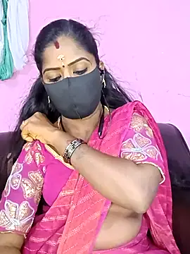 Snapshot of tamilammukuttyy chatting on 09-12-25, 05:29 tamilammukuttyy online show from 09-12-25, 05:29