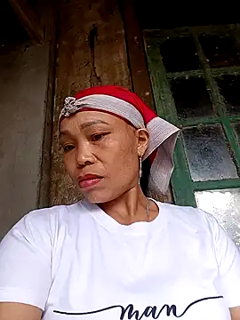 Snapshot of kihi-yo chatting on 10-01-25, 01:44 kihi-yo online show from 10-01-25, 01:44