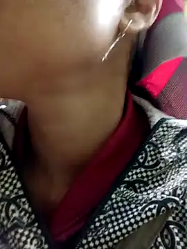 Snapshot of kihi-yo chatting on 10-24-25, 09:17 kihi-yo online show from 10-24-25, 09:17