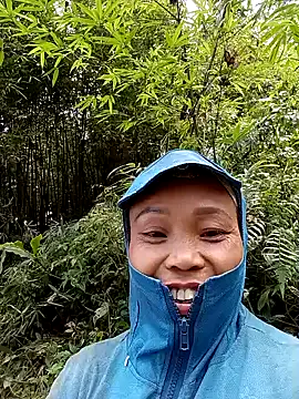 Snapshot of kihi-yo chatting on 10-28-25, 05:44 kihi-yo online show from 10-28-25, 05:44