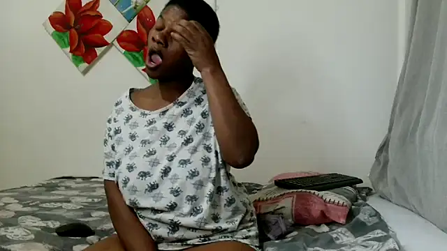 CrunchyxxSexy online show from 09-22-25, 07:05