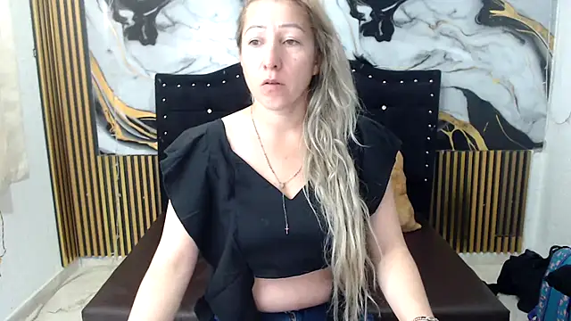 swetchrystal online show from 10-08-25, 02:04