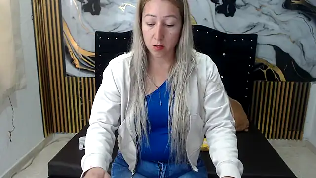 swetchrystal online show from 10-14-25, 04:08