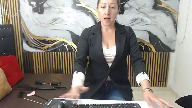 swetchrystal online show from 10-23-25, 12:15