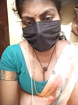 Snapshot of Nithiila chatting on 02-17-26, 02:35 Nithiila online show from 02-17-26, 02:35