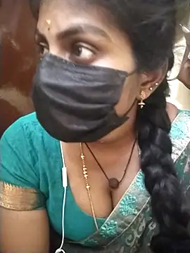 Snapshot of Nithiila chatting on 02-20-26, 04:18 Nithiila online show from 02-20-26, 04:18