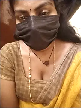 Snapshot of Nithiila chatting on 03-04-26, 11:49 Nithiila online show from 03-04-26, 11:49