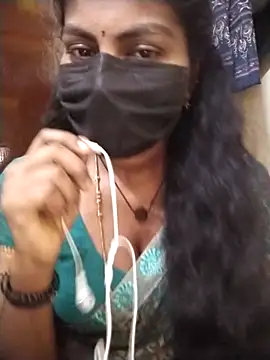 Snapshot of Nithiila chatting on 03-21-26, 05:01 Nithiila online show from 03-21-26, 05:01