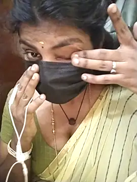 Snapshot of Nithiila chatting on 03-24-26, 05:56 Nithiila online show from 03-24-26, 05:56