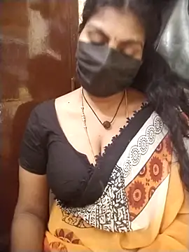 Snapshot of Nithiila chatting on 03-25-26, 10:54 Nithiila online show from 03-25-26, 10:54