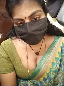 Snapshot of Nithiila chatting on 03-26-26, 12:44 Nithiila online show from 03-26-26, 12:44