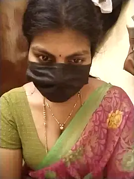 Snapshot of Nithiila chatting on 04-08-26, 05:40 Nithiila online show from 04-08-26, 05:40