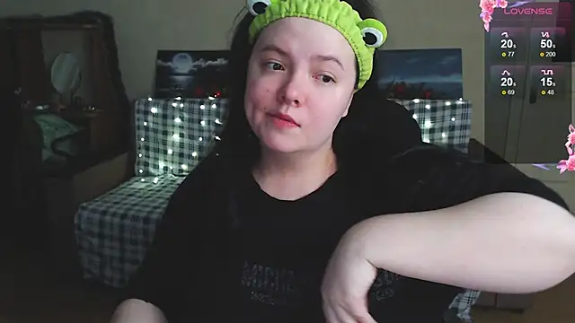 EmillyBones online show from 12-21-25, 08:38