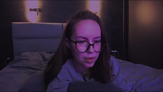 Snapshot of North_baby chatting on 11-16-25, 10:15 North baby online show from 11-16-25, 10:15