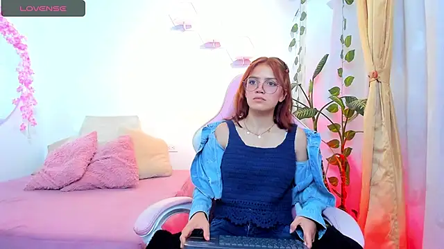 Jade22   online show from 09-19-25, 01:12