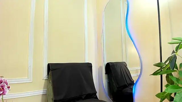 keila hott20 online show from 09-18-25, 12:40